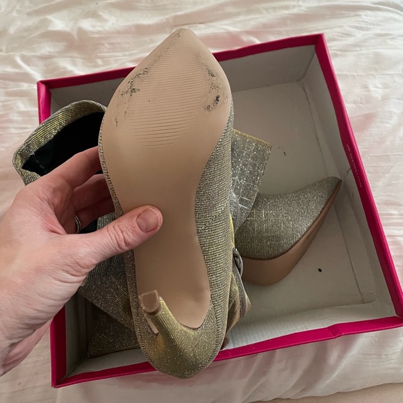 Gold Stiletto Heeled boot - Picture 7 of 7